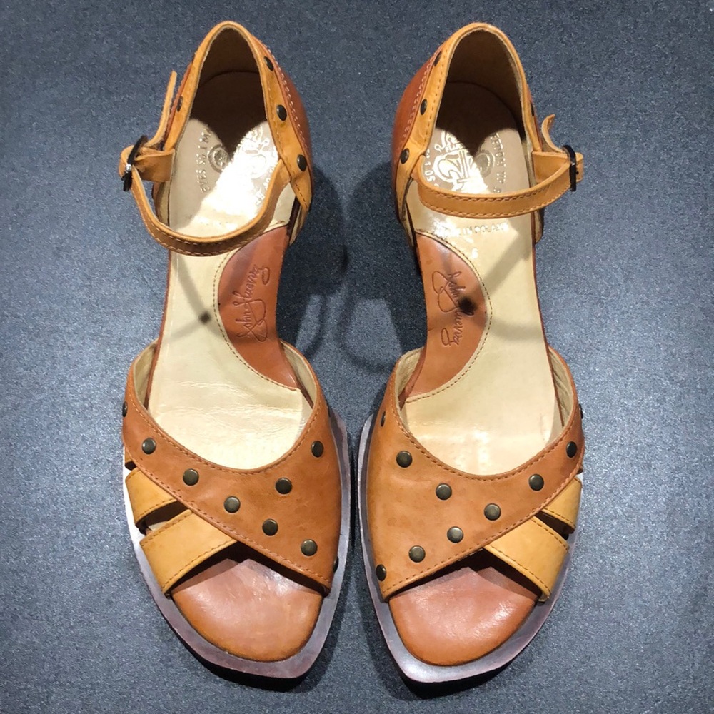 John Fluevog Brown & Tan Shoes; Sz 6